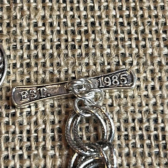 Premier Designs Award Bracelet - Picture 3 of 6